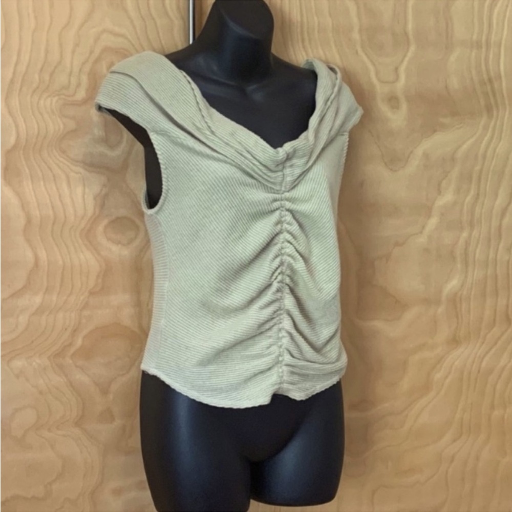 Free people top rushed crop stretch tabric cool
Blouse woman size L